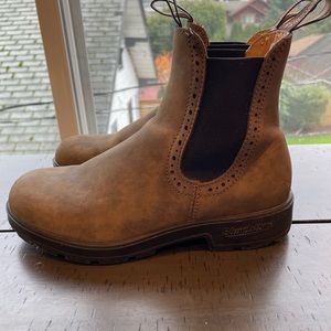 Blundstone Women’s High Top Boots- Rustic Brown Size 5.5
